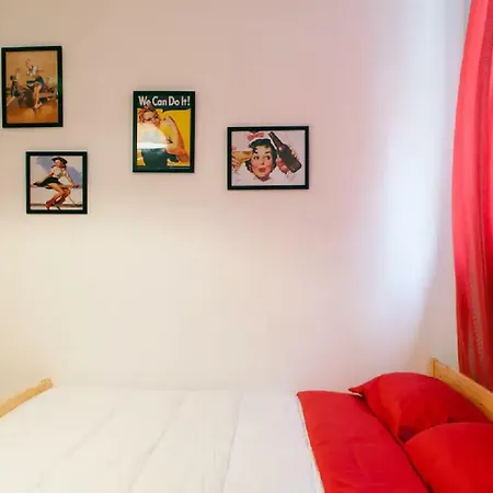 For Couples Near Downtown Apartman